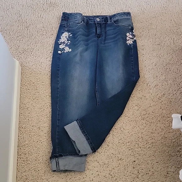 Blue jean embroidered capris - Picture 1 of 5